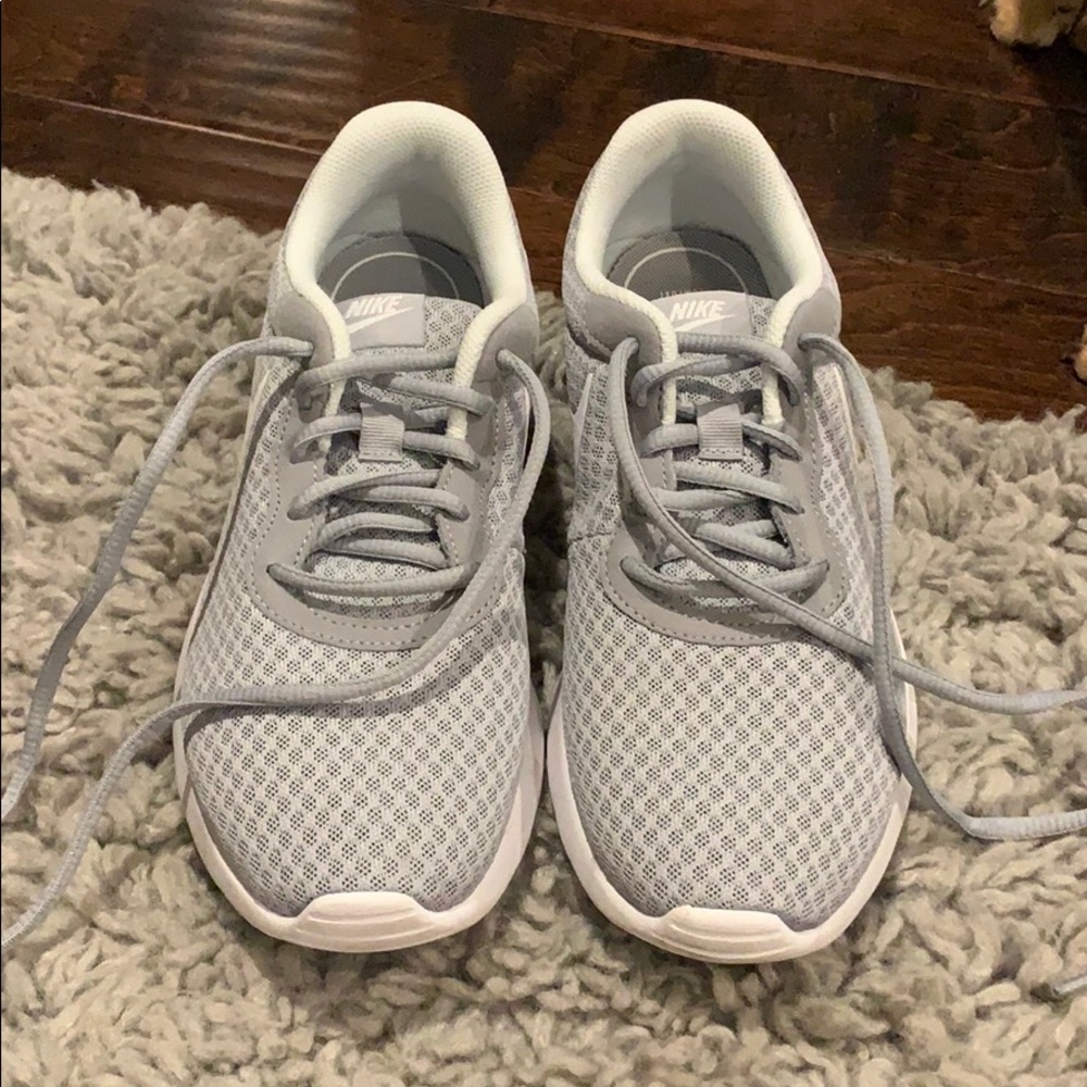 Nike tennis shoes